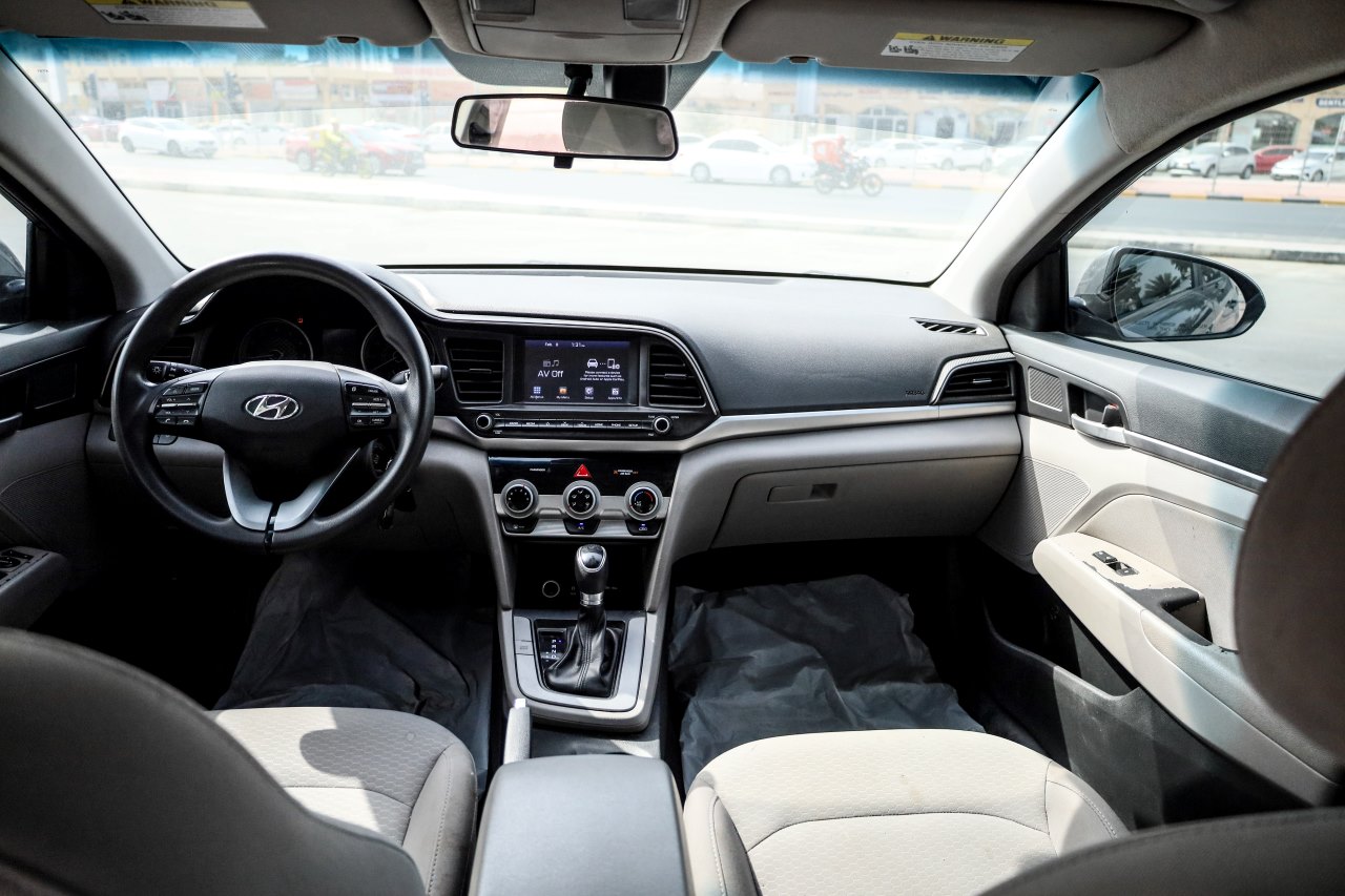 	Hyundai Elantra 2019