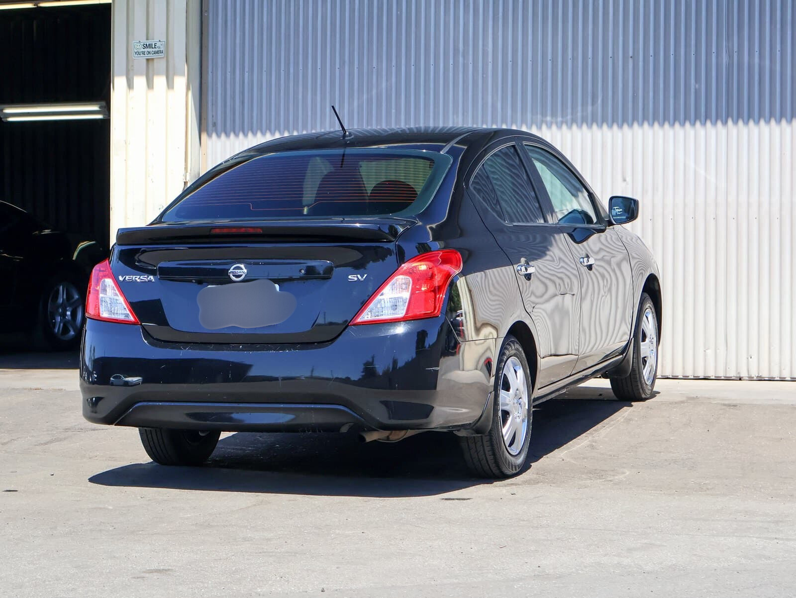 	Nissan Versa (T)  2019