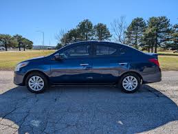 	Nissan Versa (T)  2019